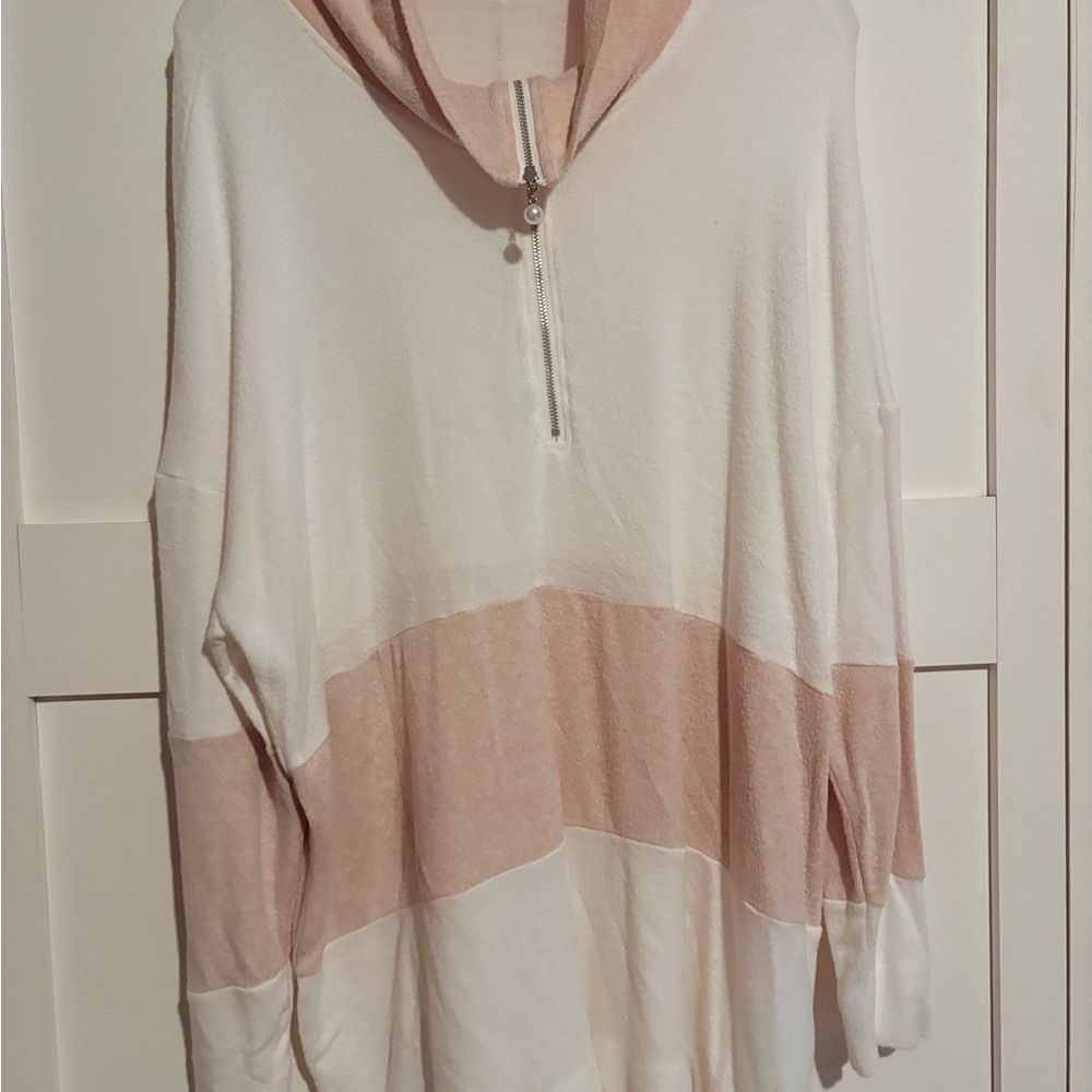 Chic Two-Tone Hooded Blouse